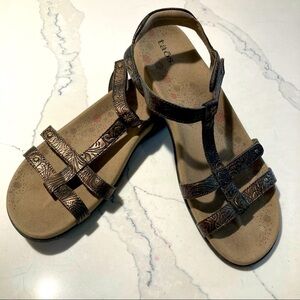 TAOS Sz 11  Trophy Strappy Copper Colourway Velcro Closure Comfort Sandals